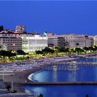 La Croisette de nuit